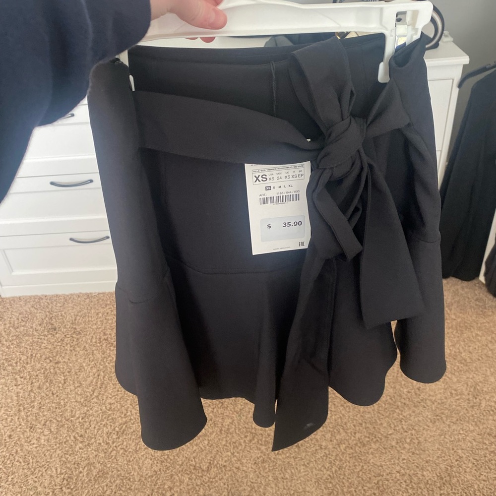 Black ruffle Zara skirt